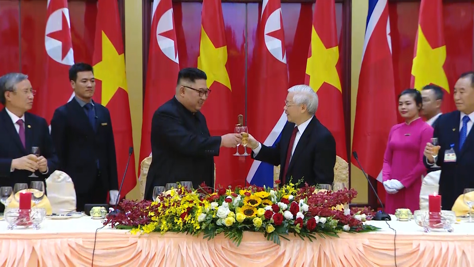 Tong bi thu, Chu tich nuoc chu tri tiec chieu dai ong Kim Jong Un hinh anh