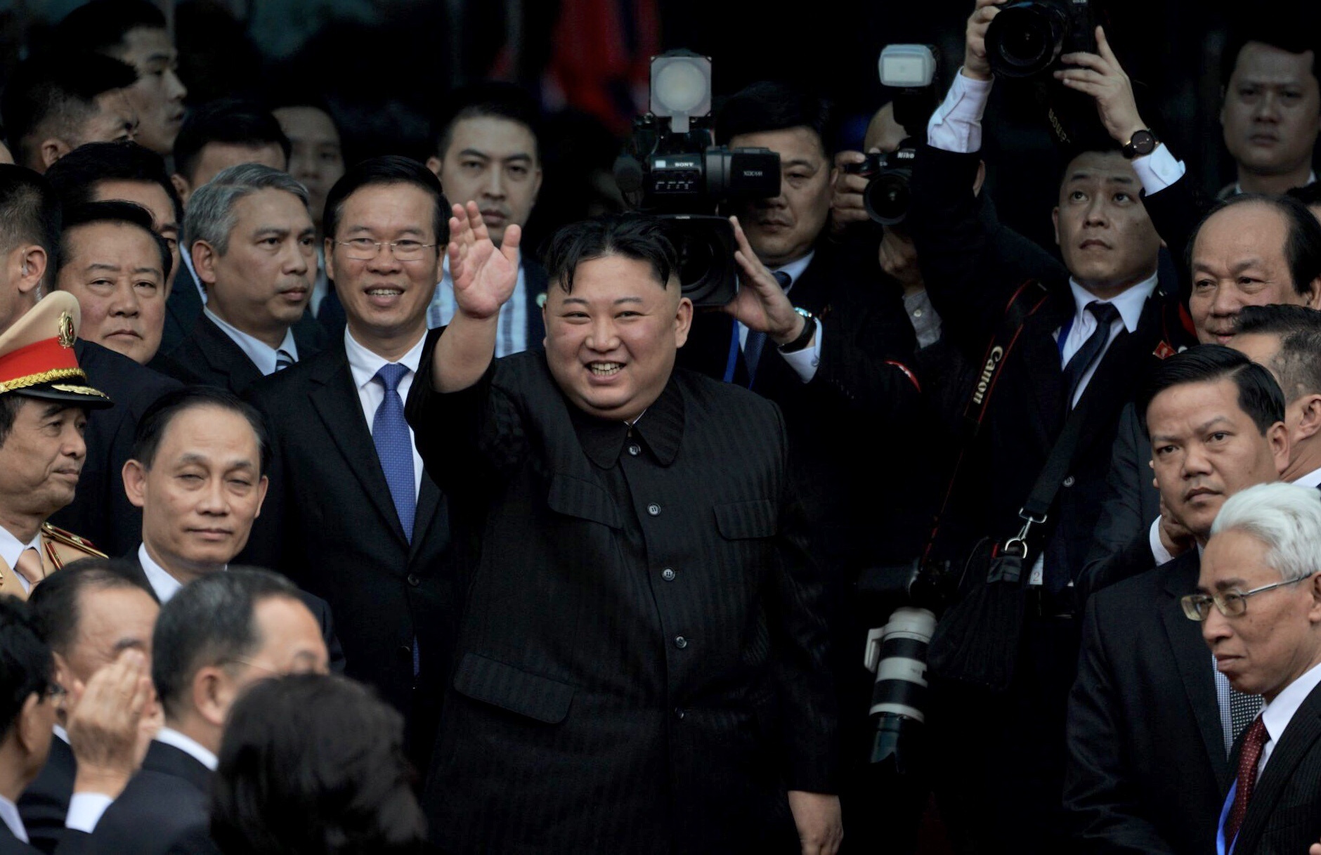 Ong Kim Jong Un roi Dong Dang bang tau, ket thuc chuyen di Viet Nam hinh anh