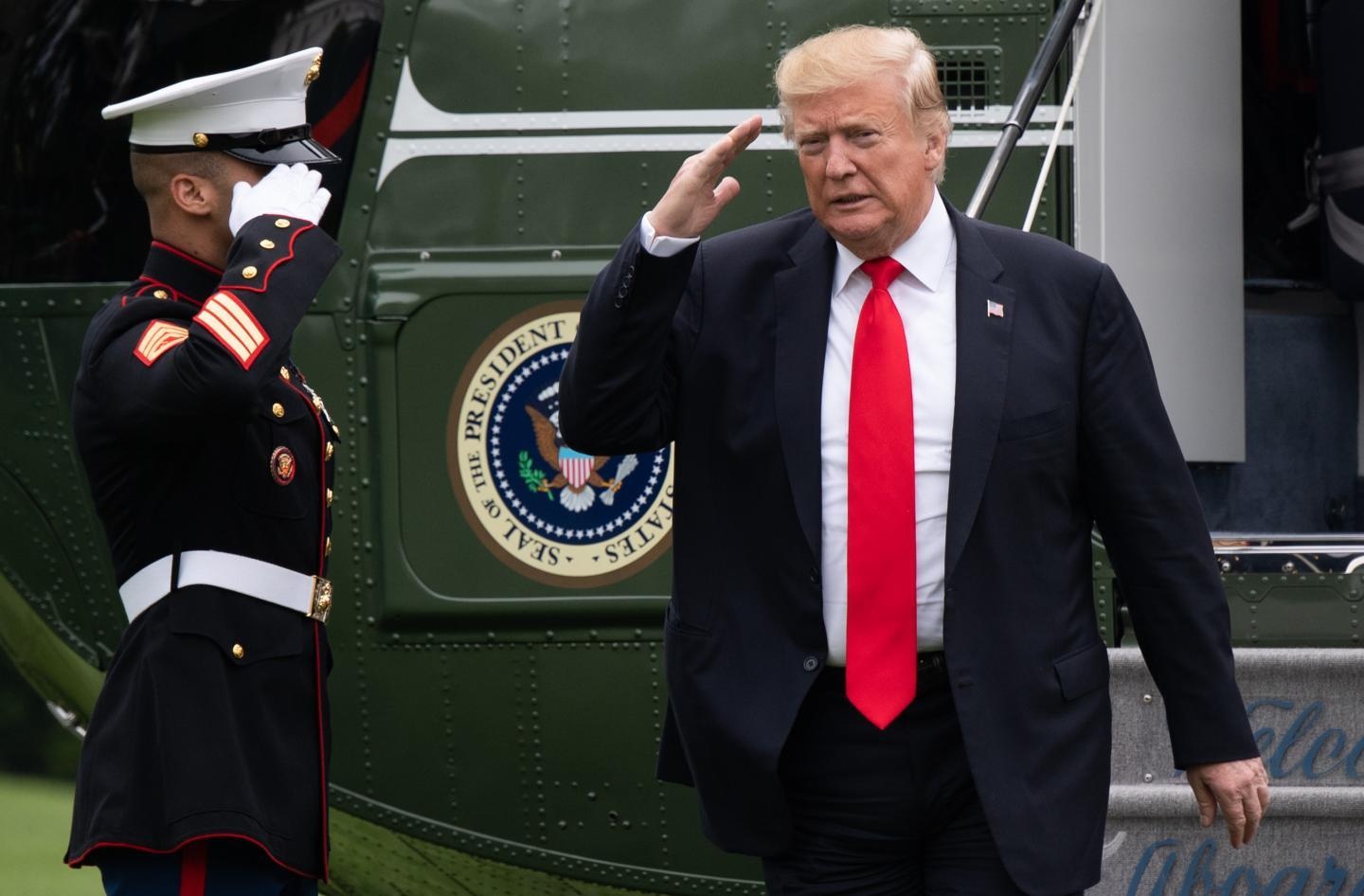 TT Trump chi trich nghi si Cong hoa de xuat viec luan toi hinh anh