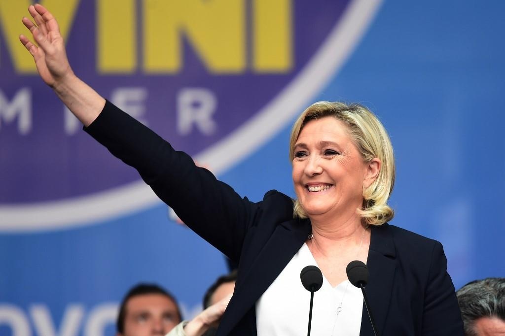 Phe cuc huu va cac dang xanh gianh ghe tai Nghi vien chau Au hinh anh