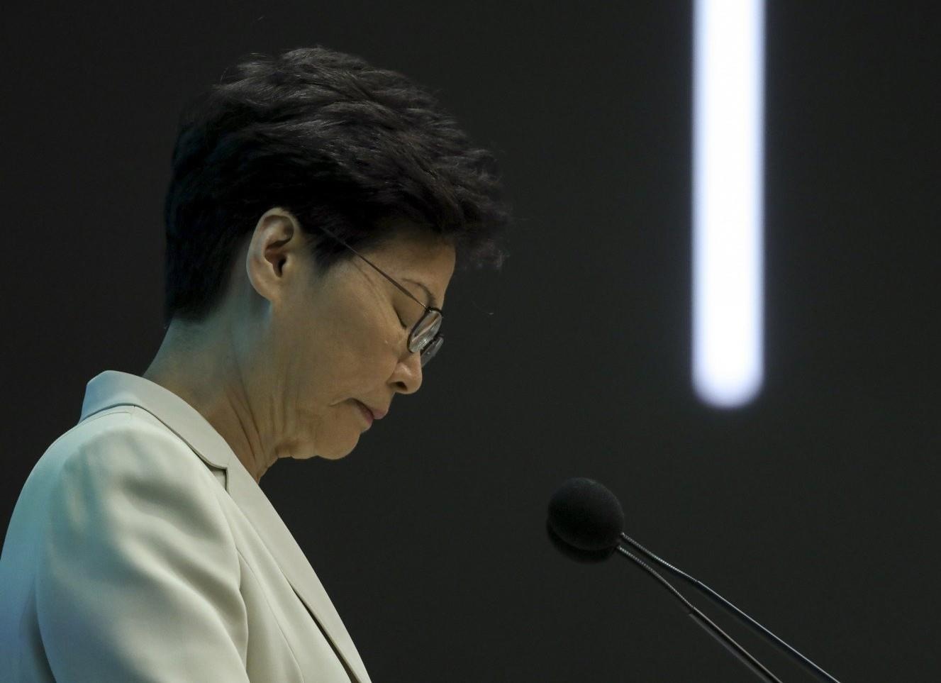 Sau bieu tinh lich su, lanh dao Hong Kong 'chan thanh xin loi' hinh anh