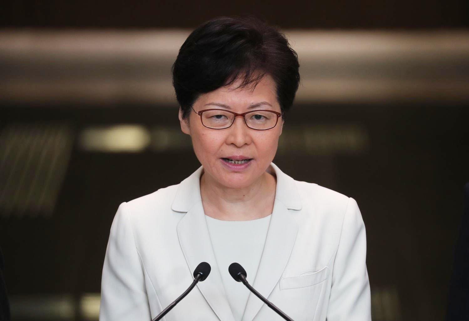 Lanh dao Hong Kong: Toi rut du luat chu khong phai Bac Kinh hinh anh