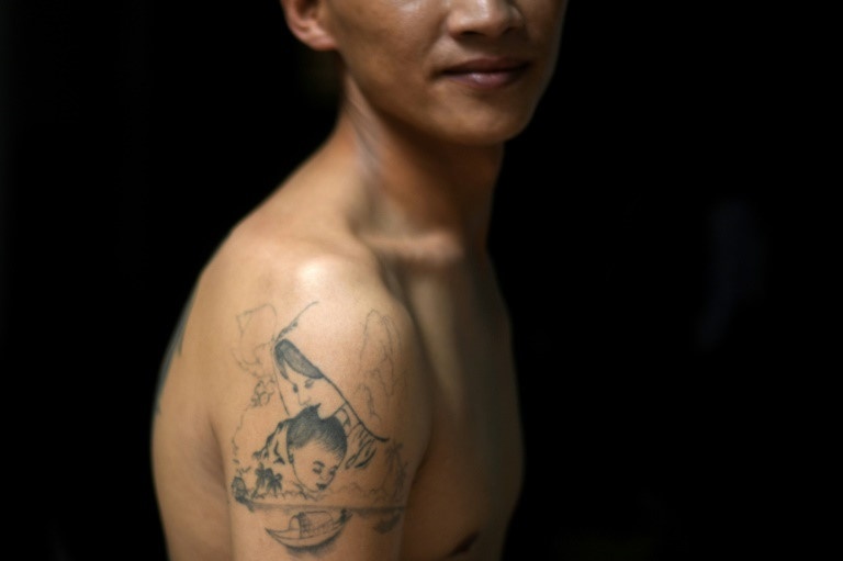 Lao dong Viet trong cac tiem nail va trai trong can sa o Anh hinh anh