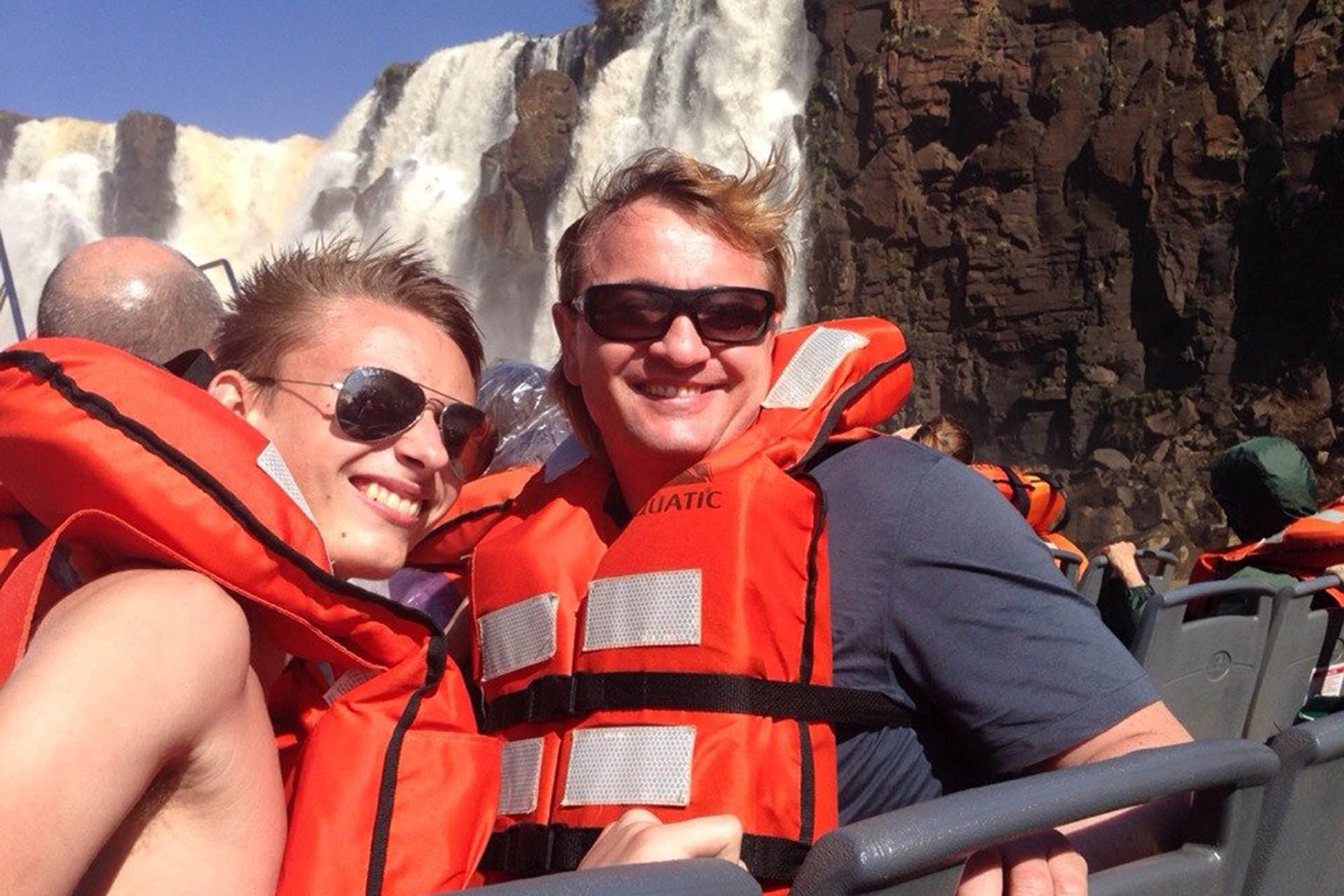 Ty phu Nga chet vi tai nan giao thong o Anh khi dat cho di dao hinh anh