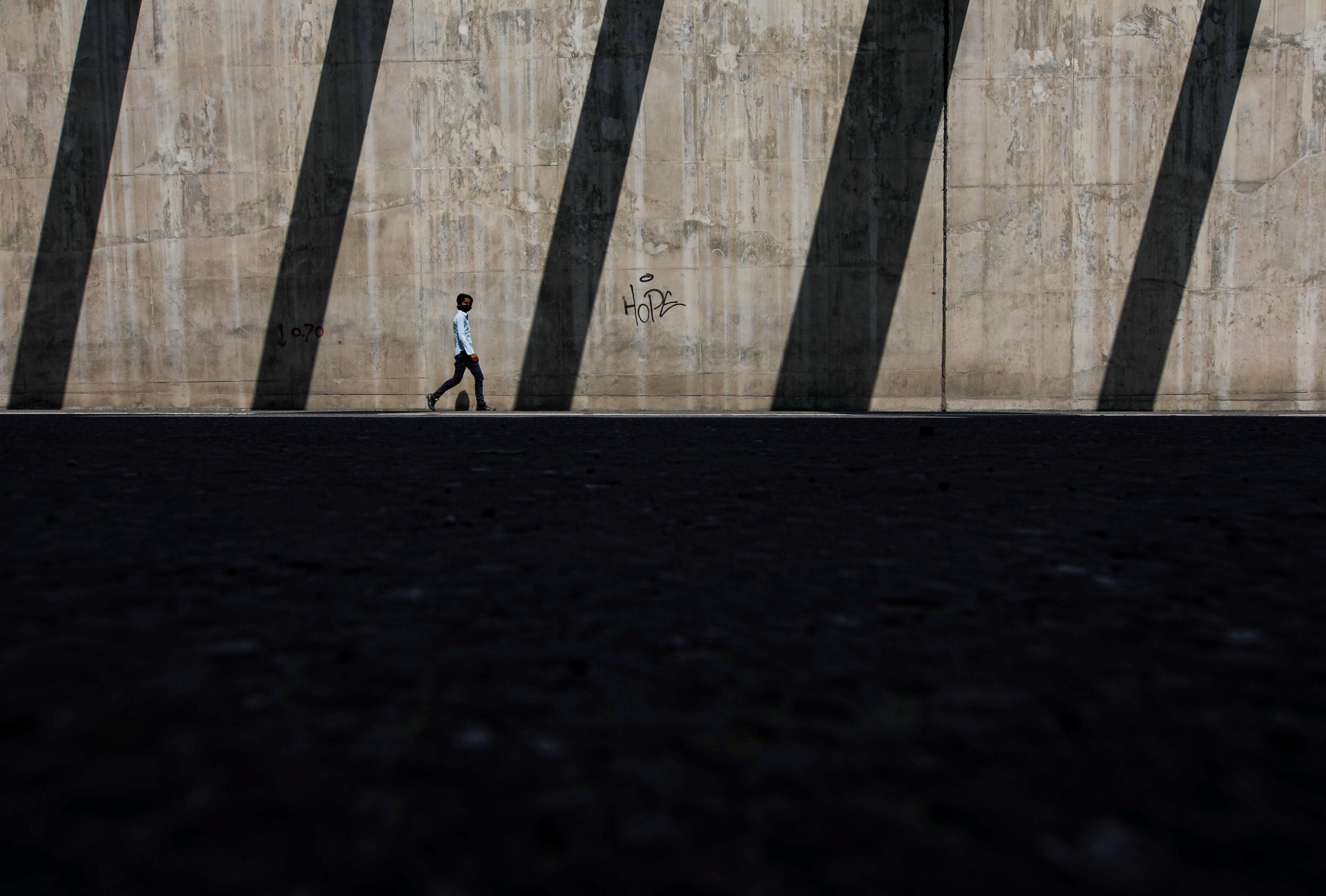 song cham giua dich anh 2