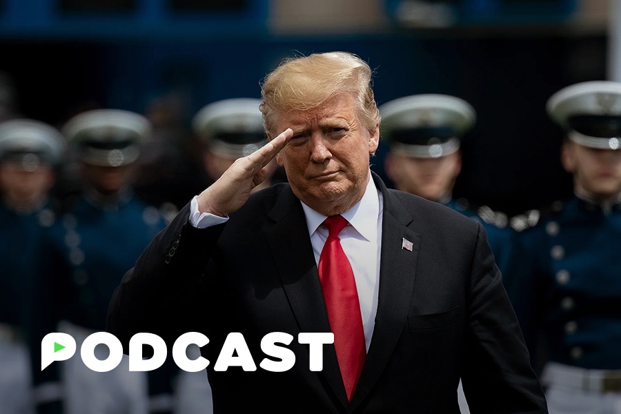 Gian du bung len vi ong Trump noi gia dinh quan nhan lam lay lan virus hinh anh