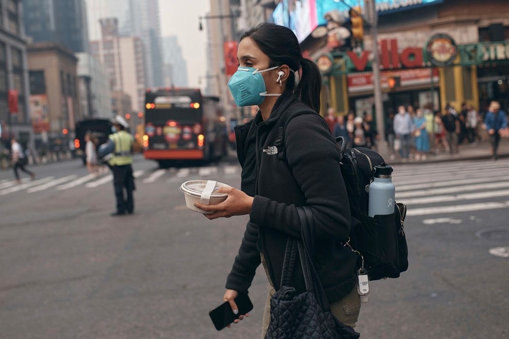 Khau trang N95 bat ngo sieu dat hang tai My hinh anh