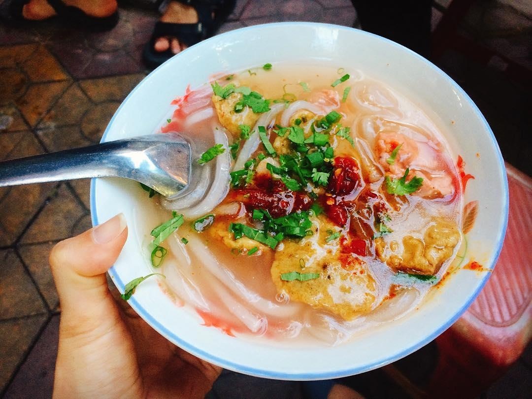 Cam 100.000 dong can quet sach am thuc Quy Nhon hinh anh