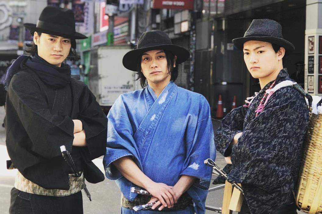 Nhat rac phong cach samurai hut khach o Nhat Ban hinh anh