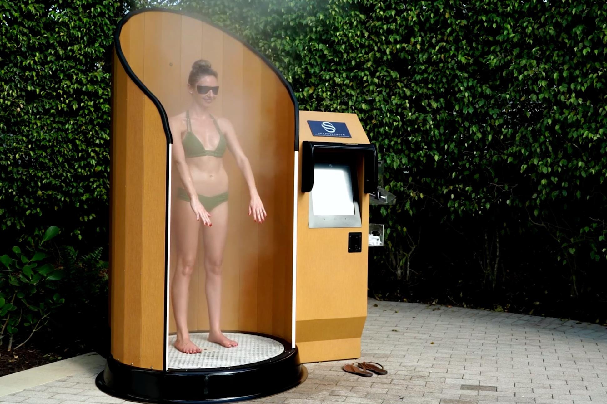 May tu dong thoa kem chong nang hoat dong nhu the nao? hinh anh