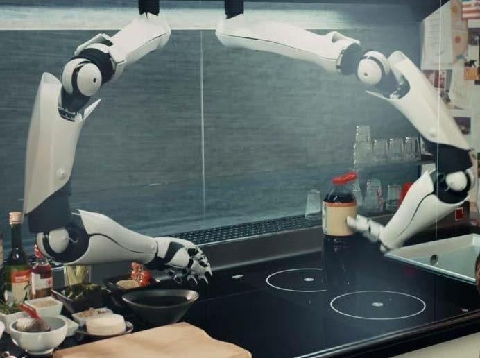 Robot nau an thuan thuc, co the thay the dau bep hinh anh