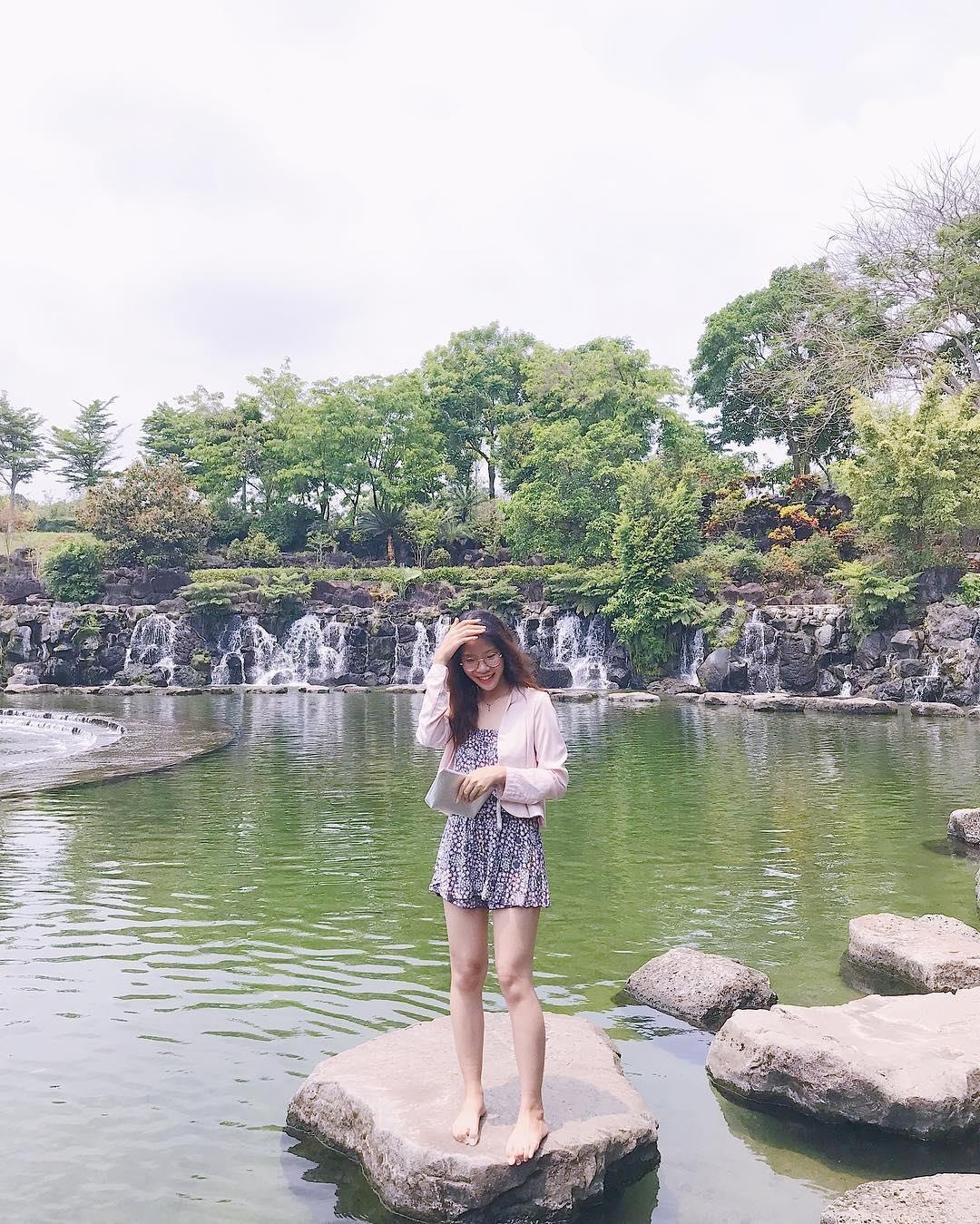 Dan mang tranh cai cong vien Suoi Mo sen hay dep anh 5