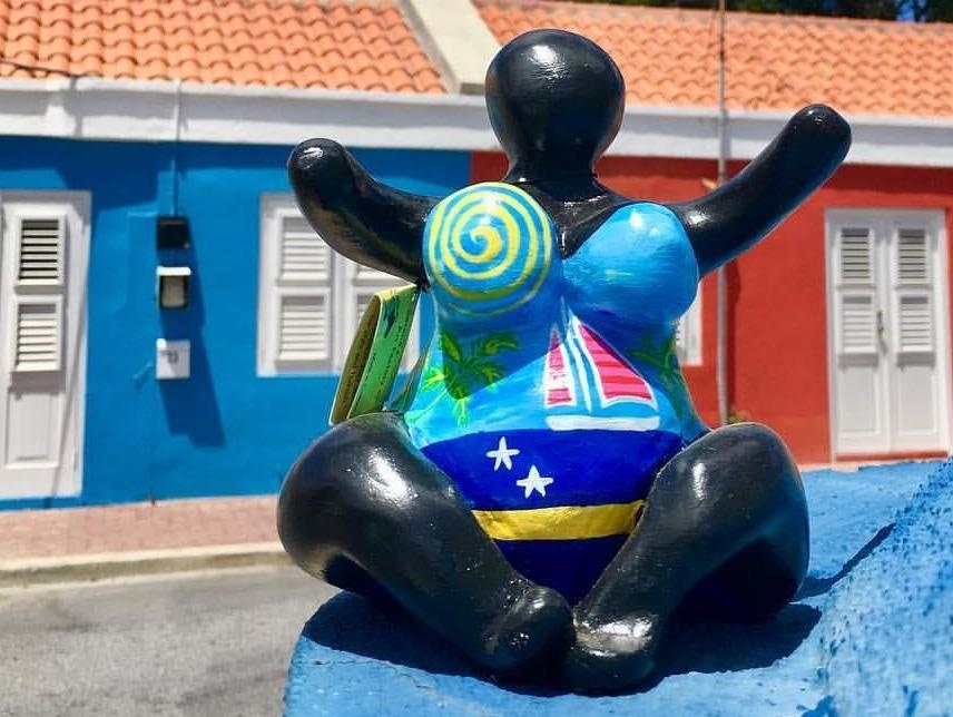 Van hoa Curacao an sau buc tuong Chichi duoc du khach yeu thich hinh anh