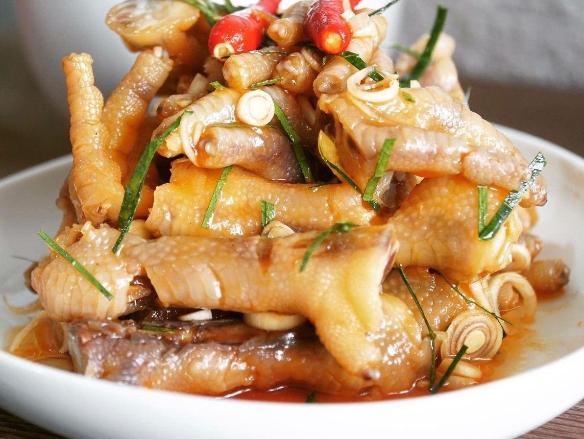 Tu lam chan ga ngam sa tac nham nhi cuoi ngay hinh anh