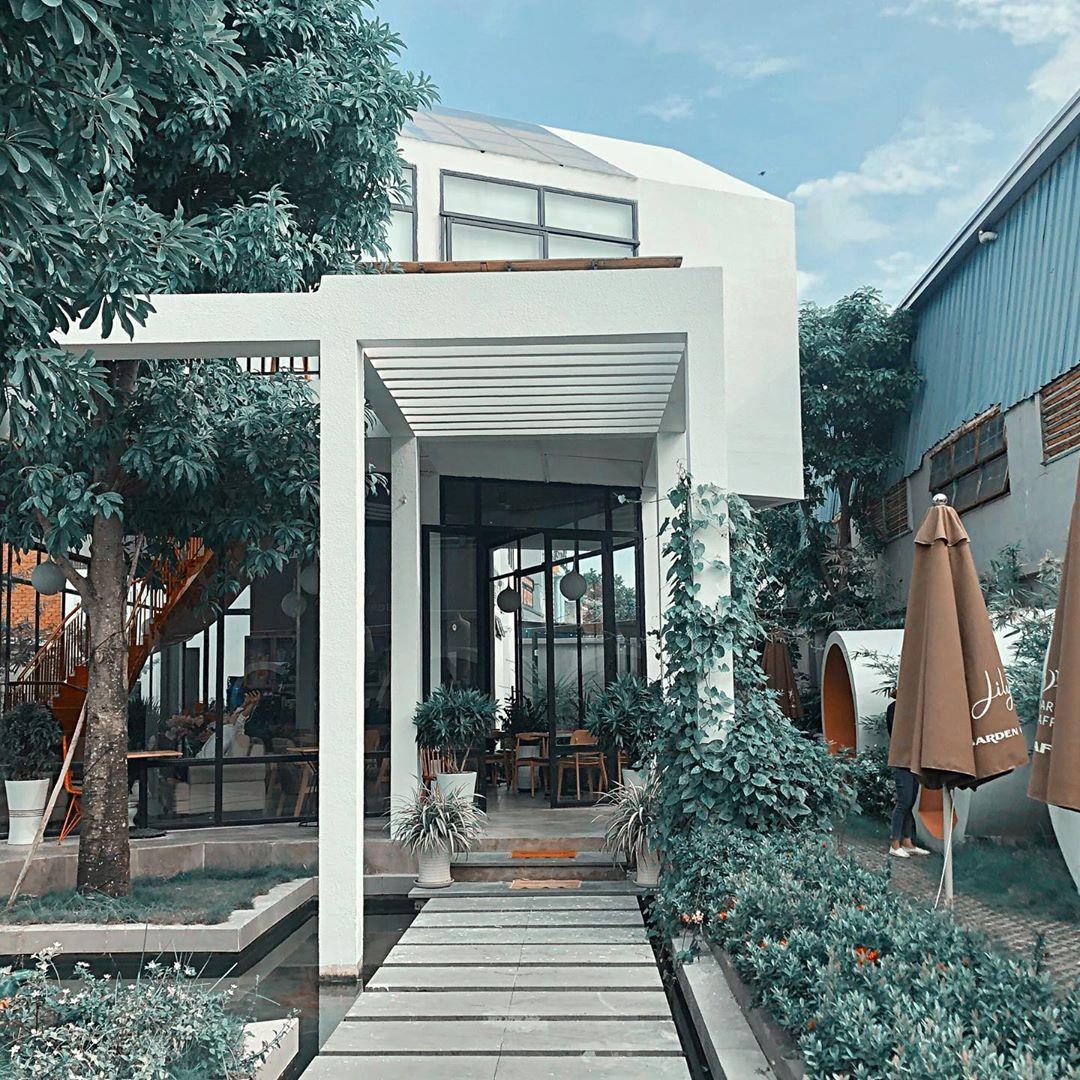 Quan ca phe ong cong doc la anh 12