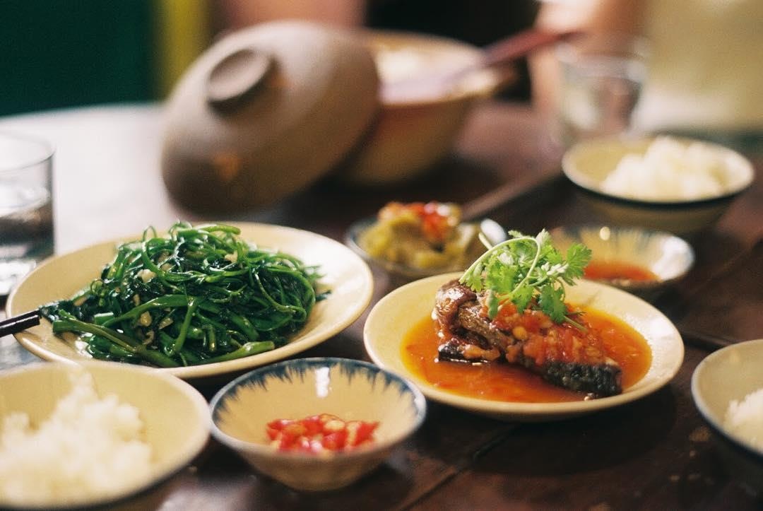 5 quan an trua tai TP.HCM cho si tu thi THPT anh 11