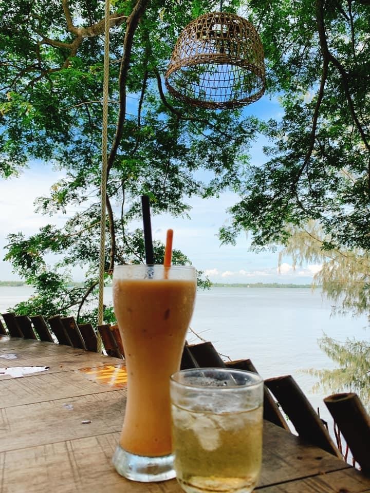 quan ca phe lo lung tren cay mat ruoi o Can Tho anh 5