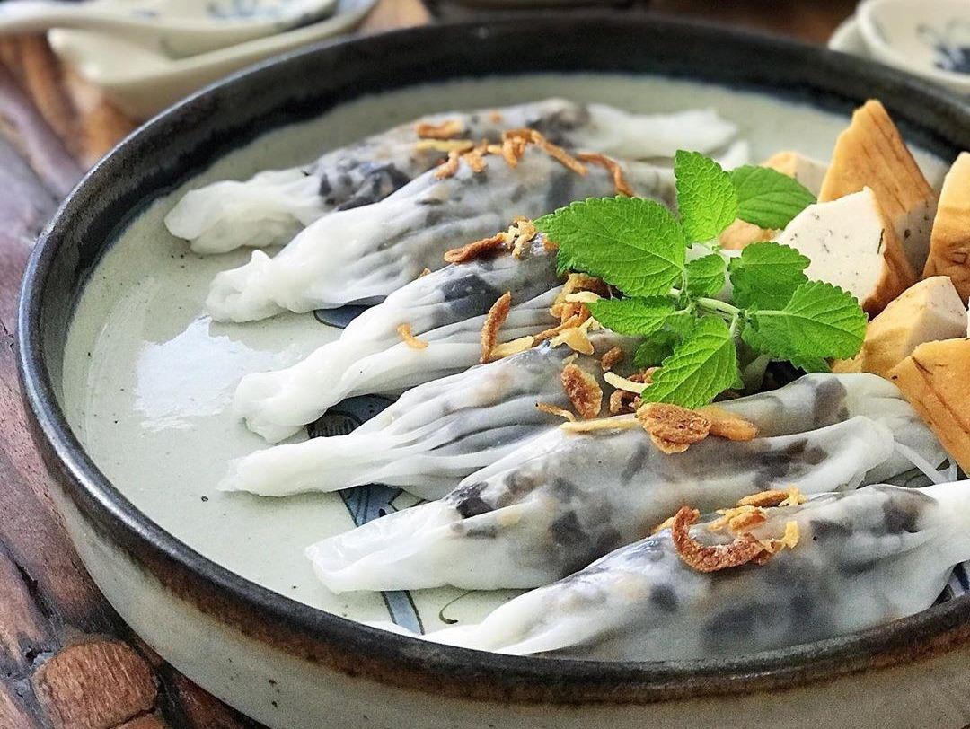 Phong vien NY Times khen ngoi banh cuon truyen thong Viet Nam hinh anh