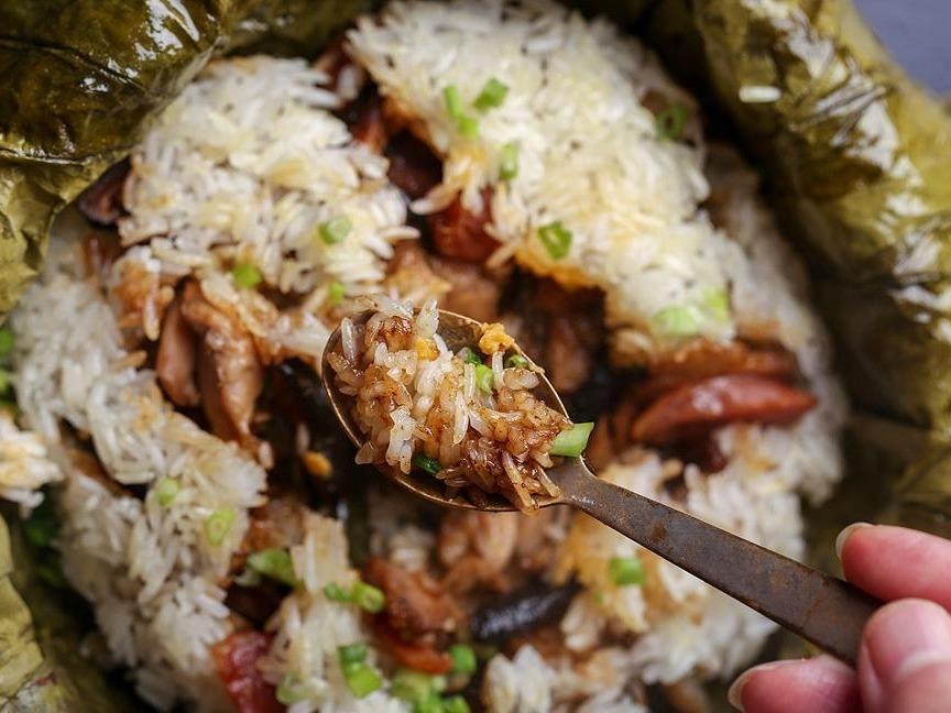 Hoc cach lam xoi ga hap la sen thom nuc mui hinh anh