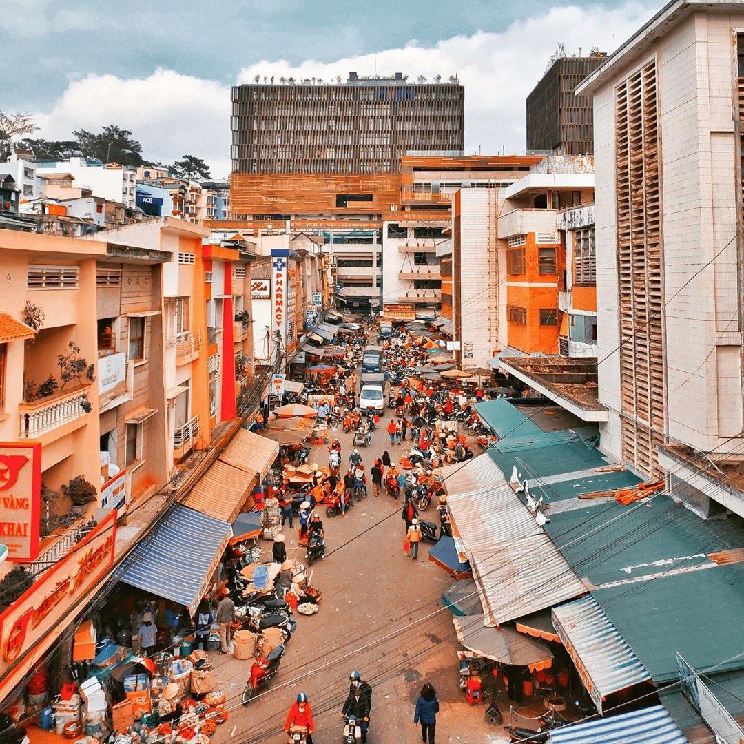 goc chup cau vong o cho Da Lat hut gioi tre. anh 1