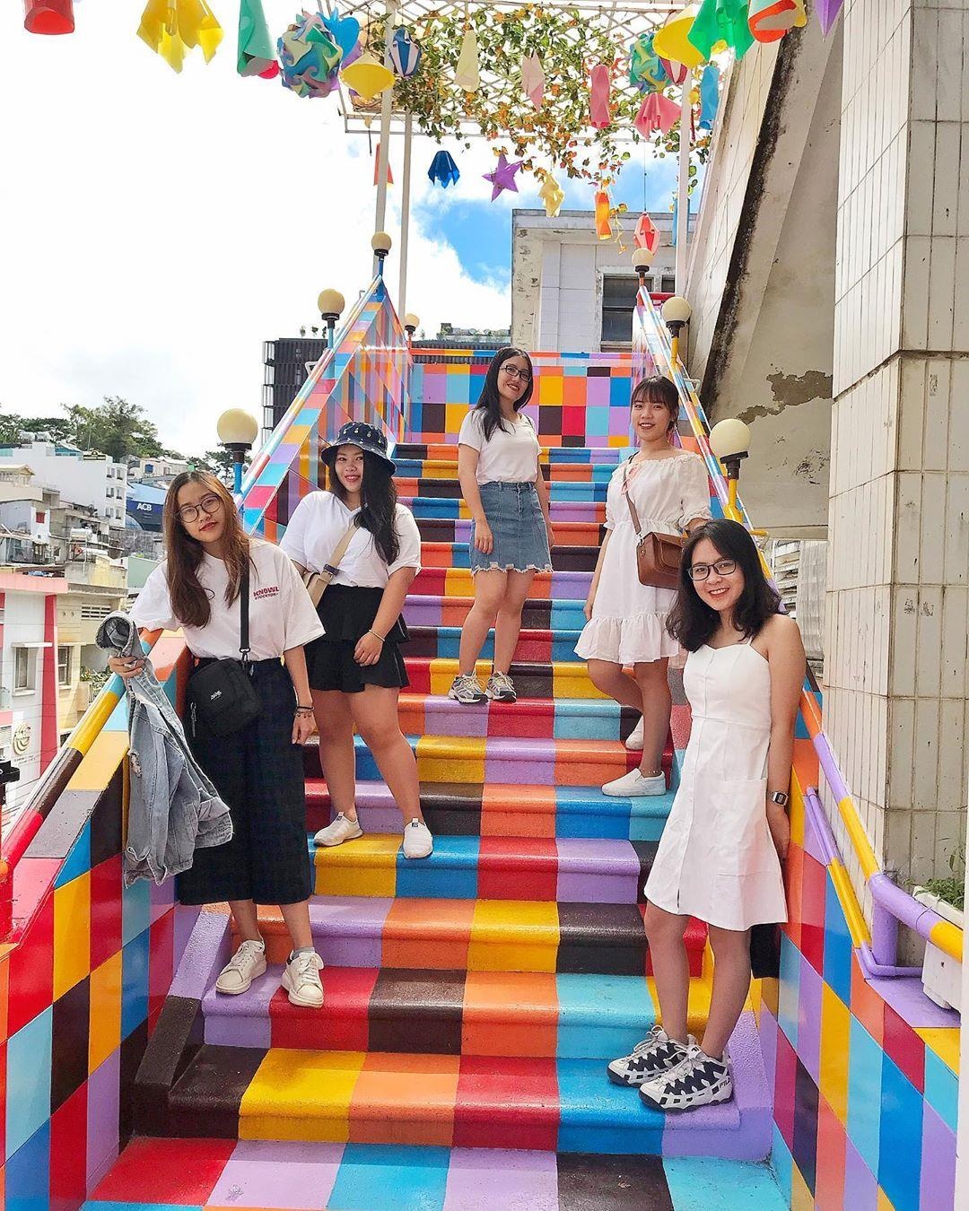 goc chup cau vong o cho Da Lat hut gioi tre. anh 15