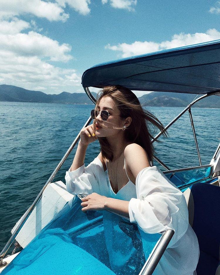 dan hot girl Viet dua nhau check-in Con Dao anh 15