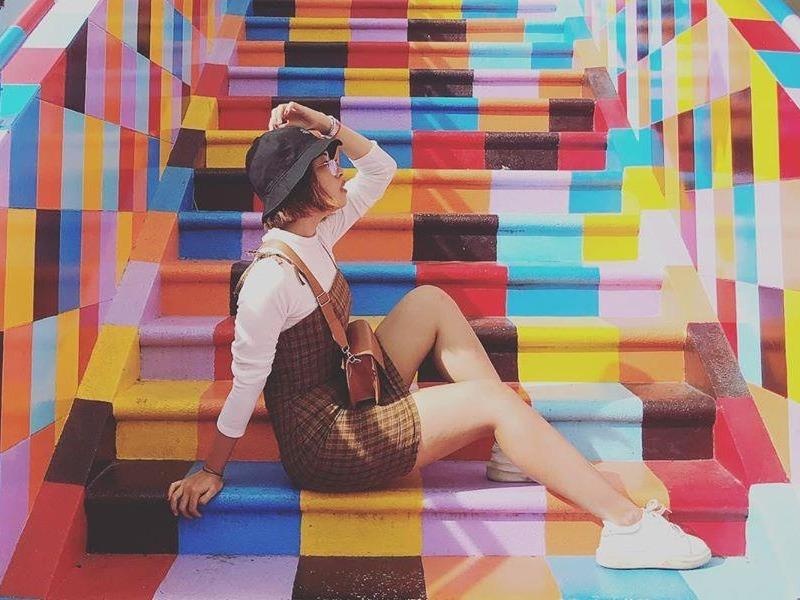 Sau style Hong Kong, goc chup cau vong o cho Da Lat hut gioi tre hinh anh