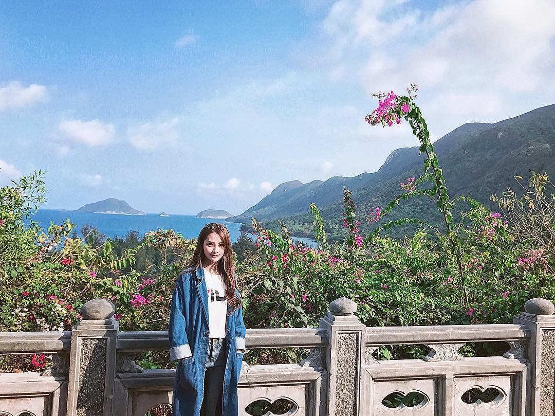 dan hot girl Viet dua nhau check-in Con Dao anh 11