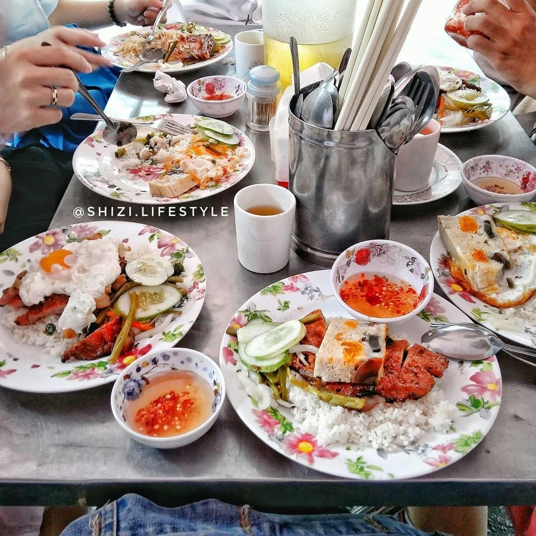 Com tam va 5 mon an duong pho o TP.HCM anh 4