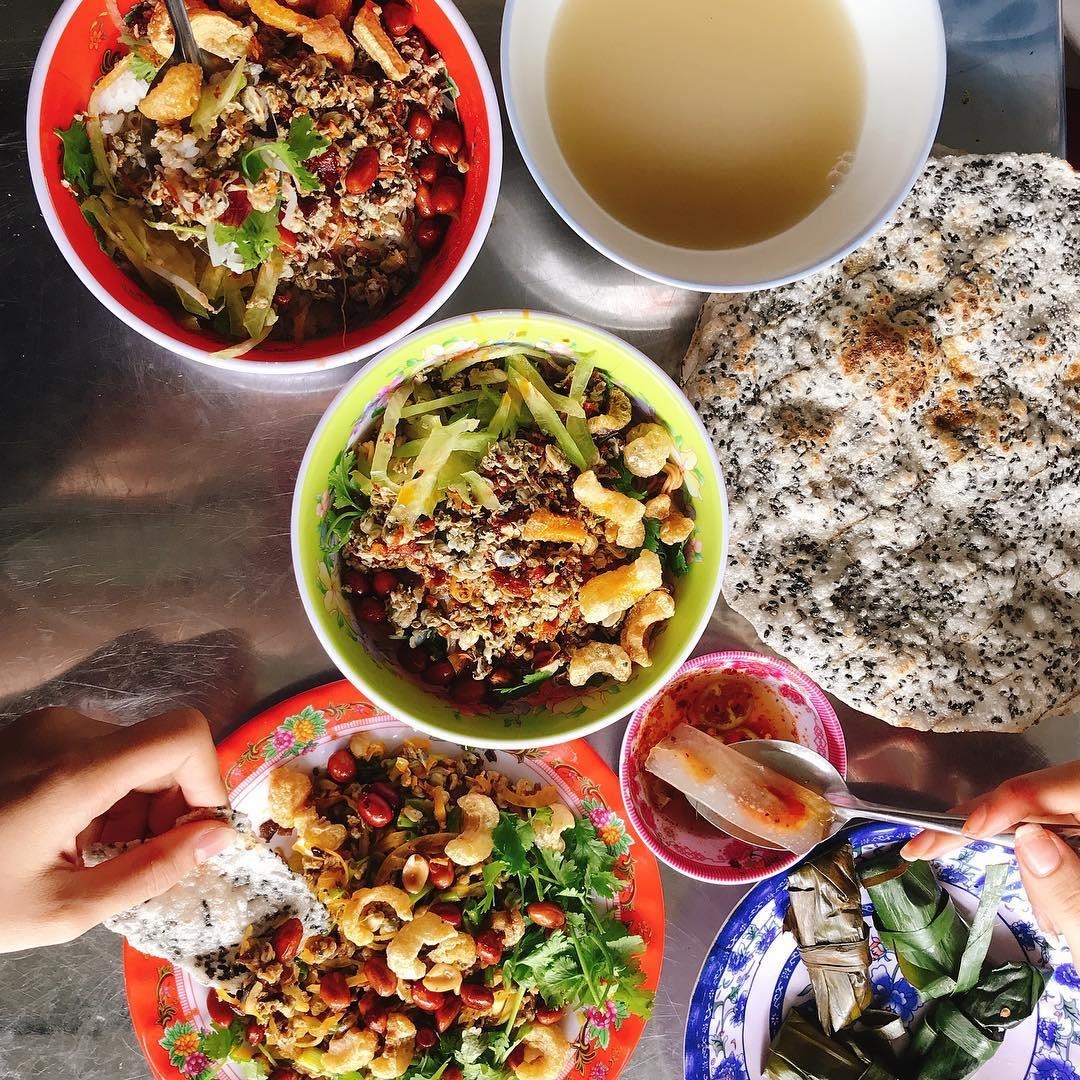 Den Hue,  an com hen,  bun bo va loat mon ngon anh 9