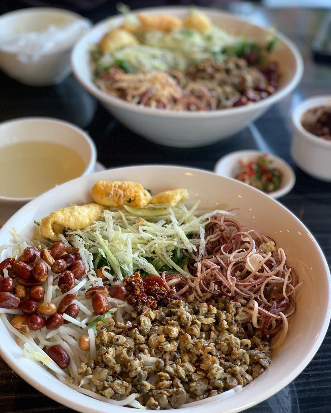 Den Hue,  an com hen,  bun bo va loat mon ngon anh 10