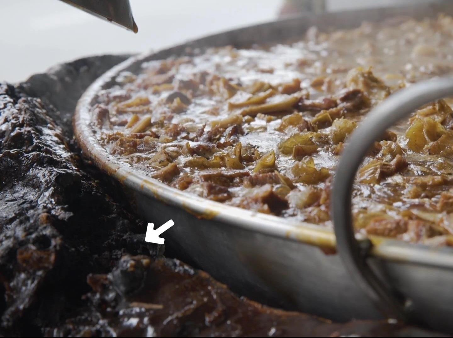 Mon thit bo ham lien tuc suot 45 nam hut khach o Thai Lan hinh anh