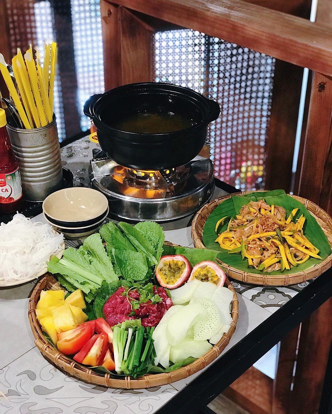 5 khu am thuc cang ve dem cang nao nhiet o TP.HCM anh 16