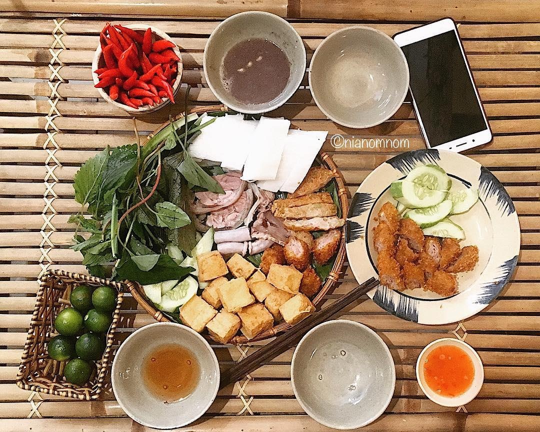 5 khu am thuc cang ve dem cang nao nhiet o TP.HCM anh 3