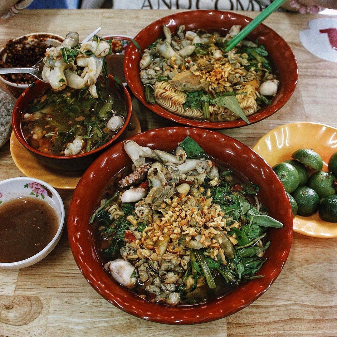 5 khu am thuc cang ve dem cang nao nhiet o TP.HCM anh 19