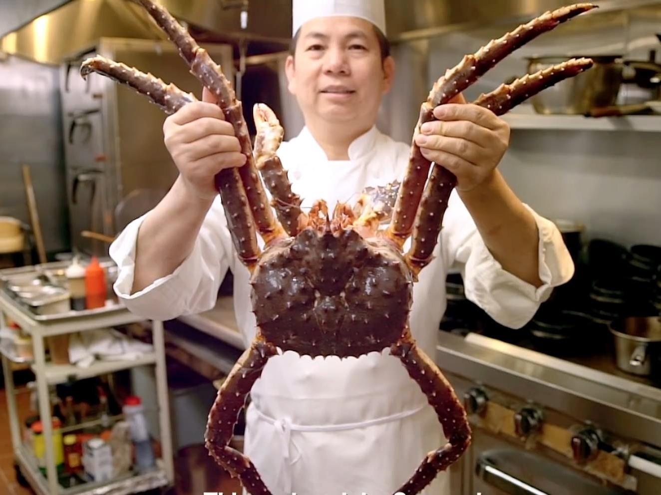 Dau bep che bien cua hoang de khong lo gia 350 USD hinh anh