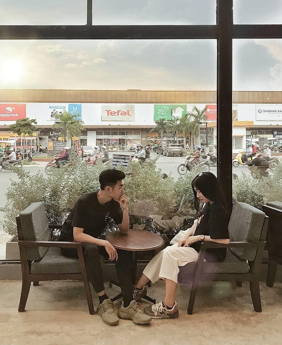 ca phe tu tap ban be xuyen dem o TP.HCM anh 2