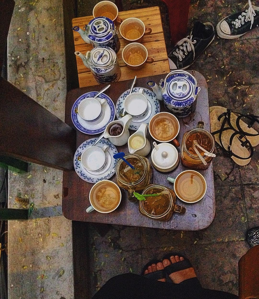 ca phe tu tap ban be xuyen dem o TP.HCM anh 15