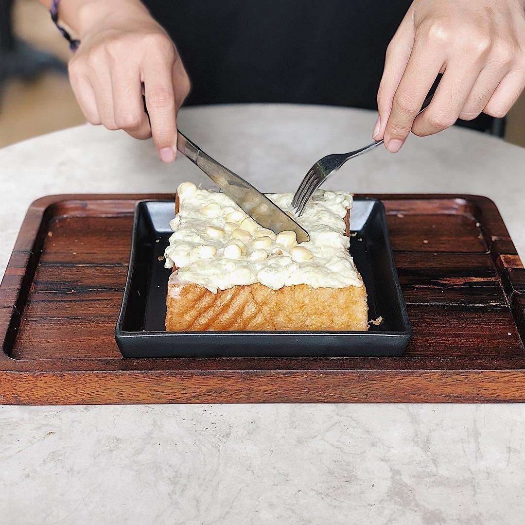 ca phe tu tap ban be xuyen dem o TP.HCM anh 21