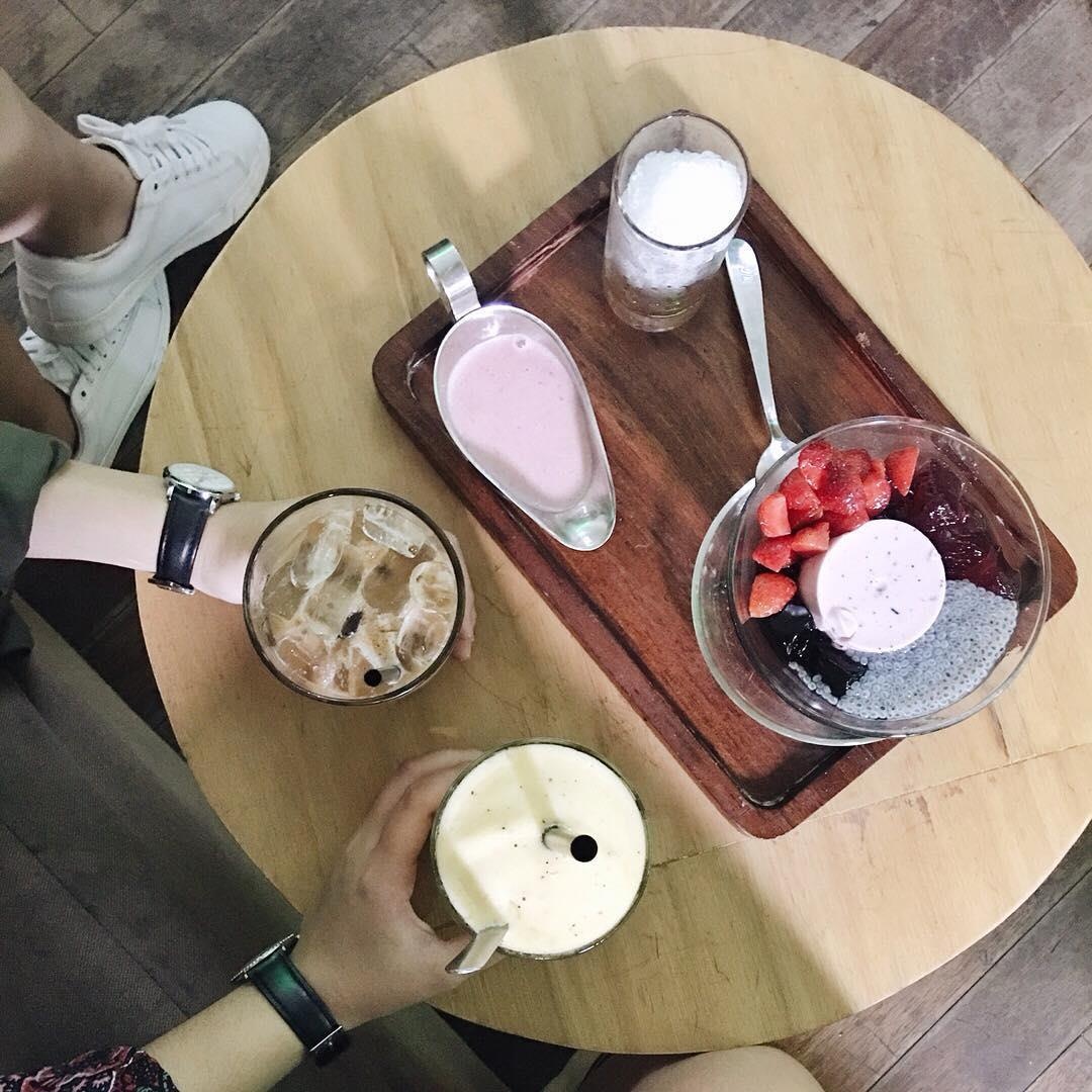 ca phe tu tap ban be xuyen dem o TP.HCM anh 22