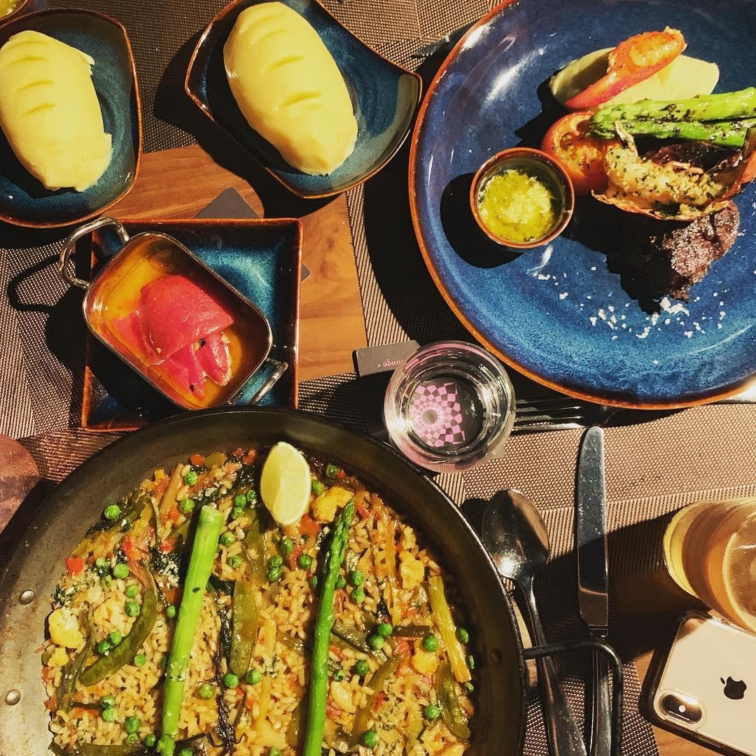 nha hang view thanh pho anh 9