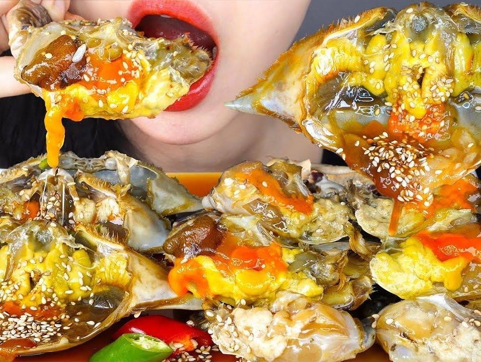 Cua ngam nuoc tuong - mon an song khong phai ai cung dam thu hinh anh