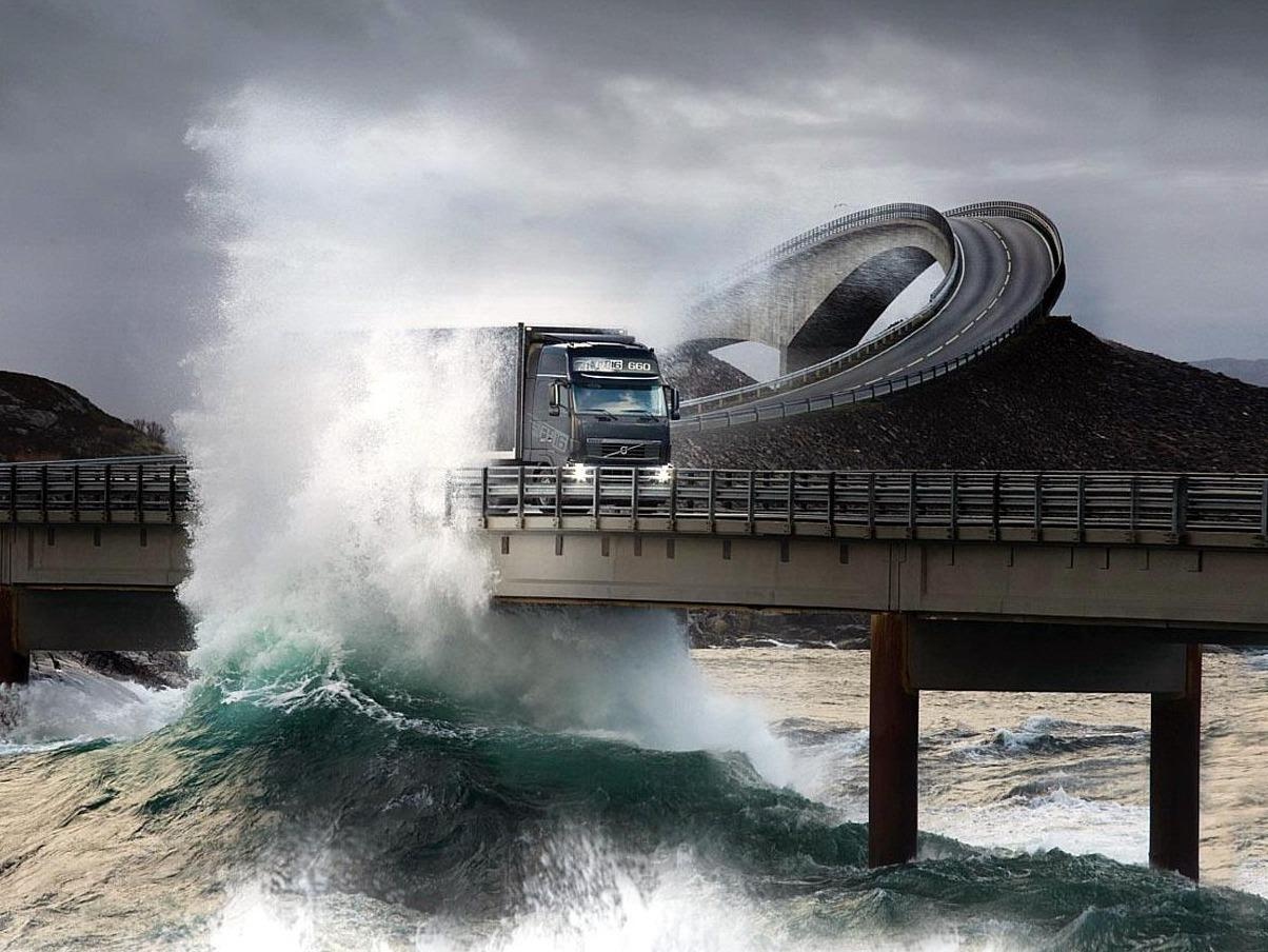 Song don dap, nuoc tran len con duong xuyen bien 9 km tuyet dep hinh anh