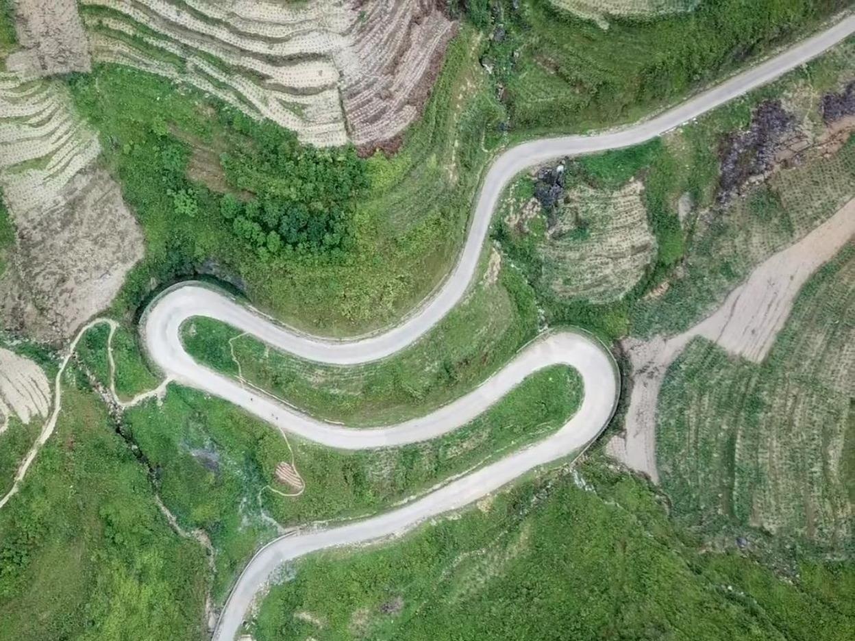 Cung duong Ma Pi Leng dep hung vi qua ong kinh khach Tay hinh anh