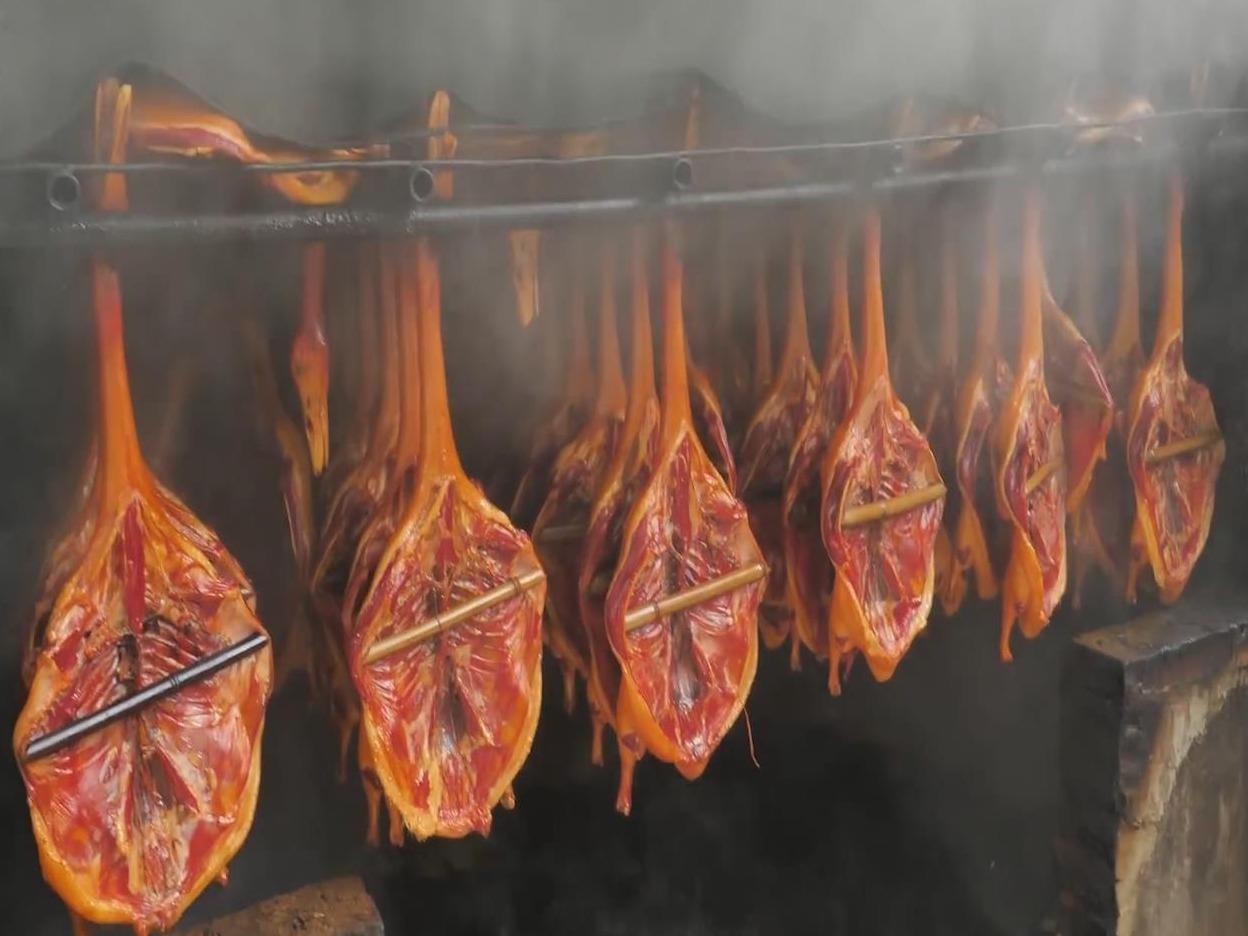 Nha hang hun khoi hang loat vit kieu Tu Xuyen hap dan hinh anh