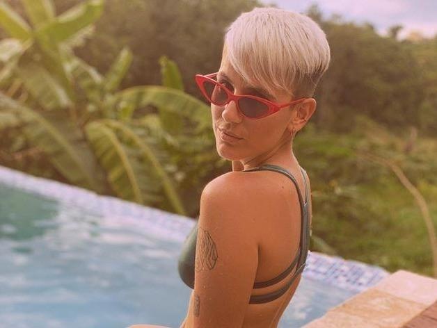 Khach san xay ho boi rieng tren ban cong hinh anh