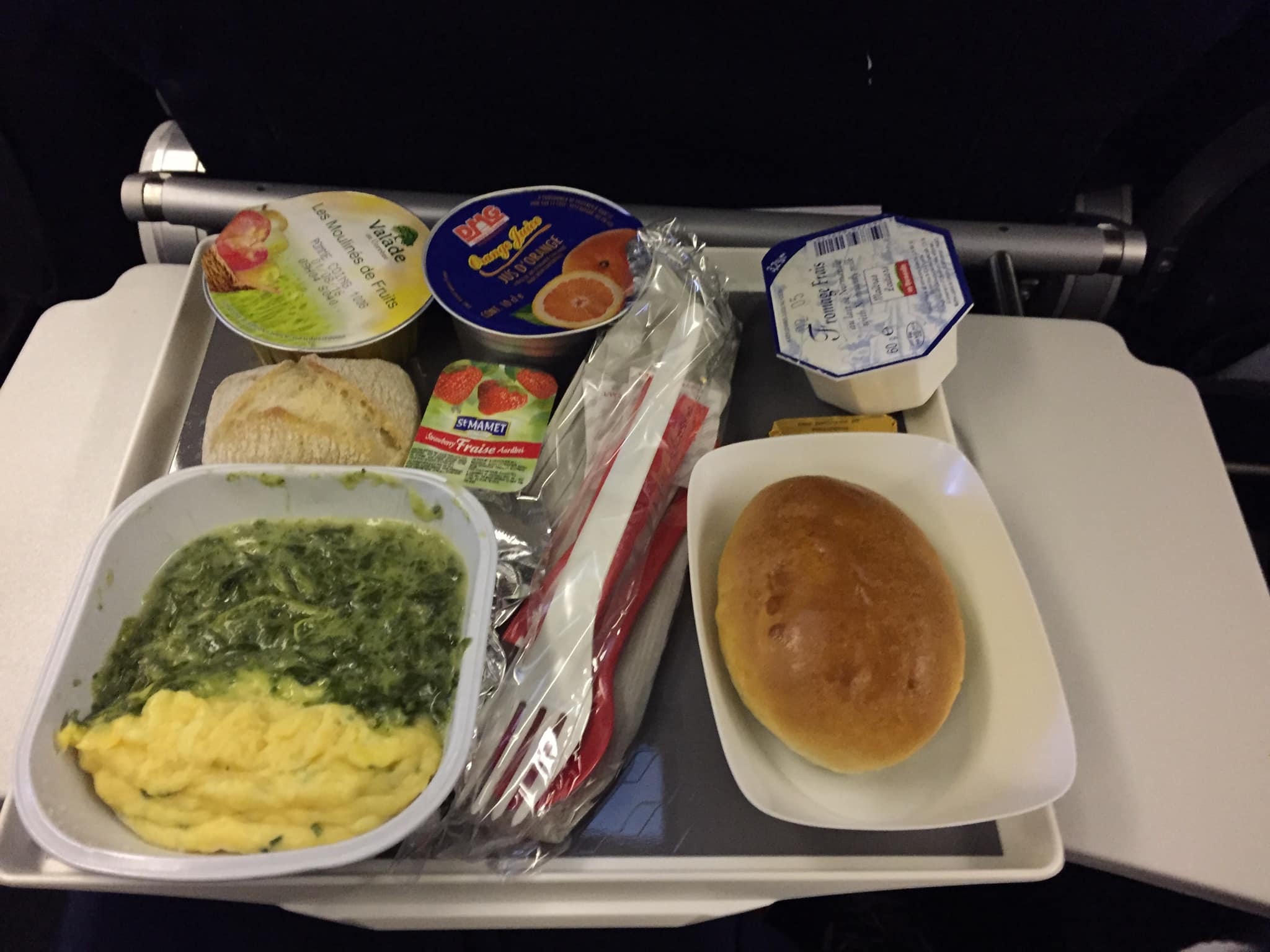 suat bay tren may bay anh 3