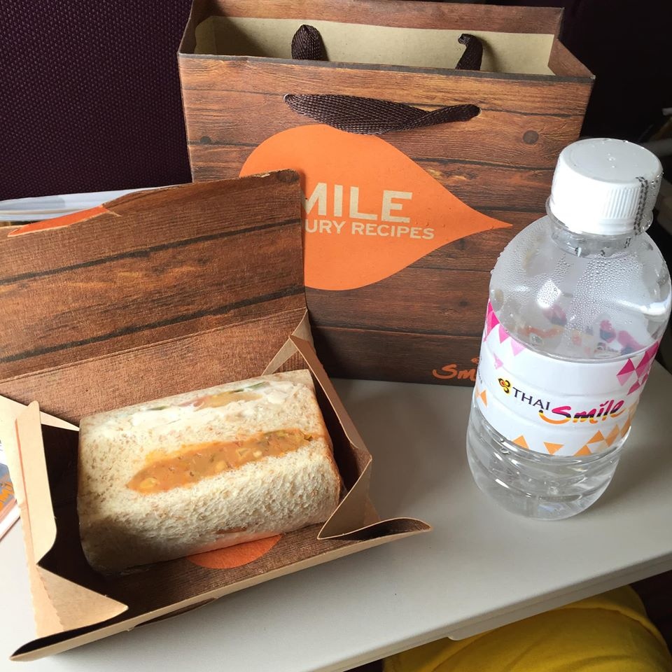 suat bay tren may bay anh 7