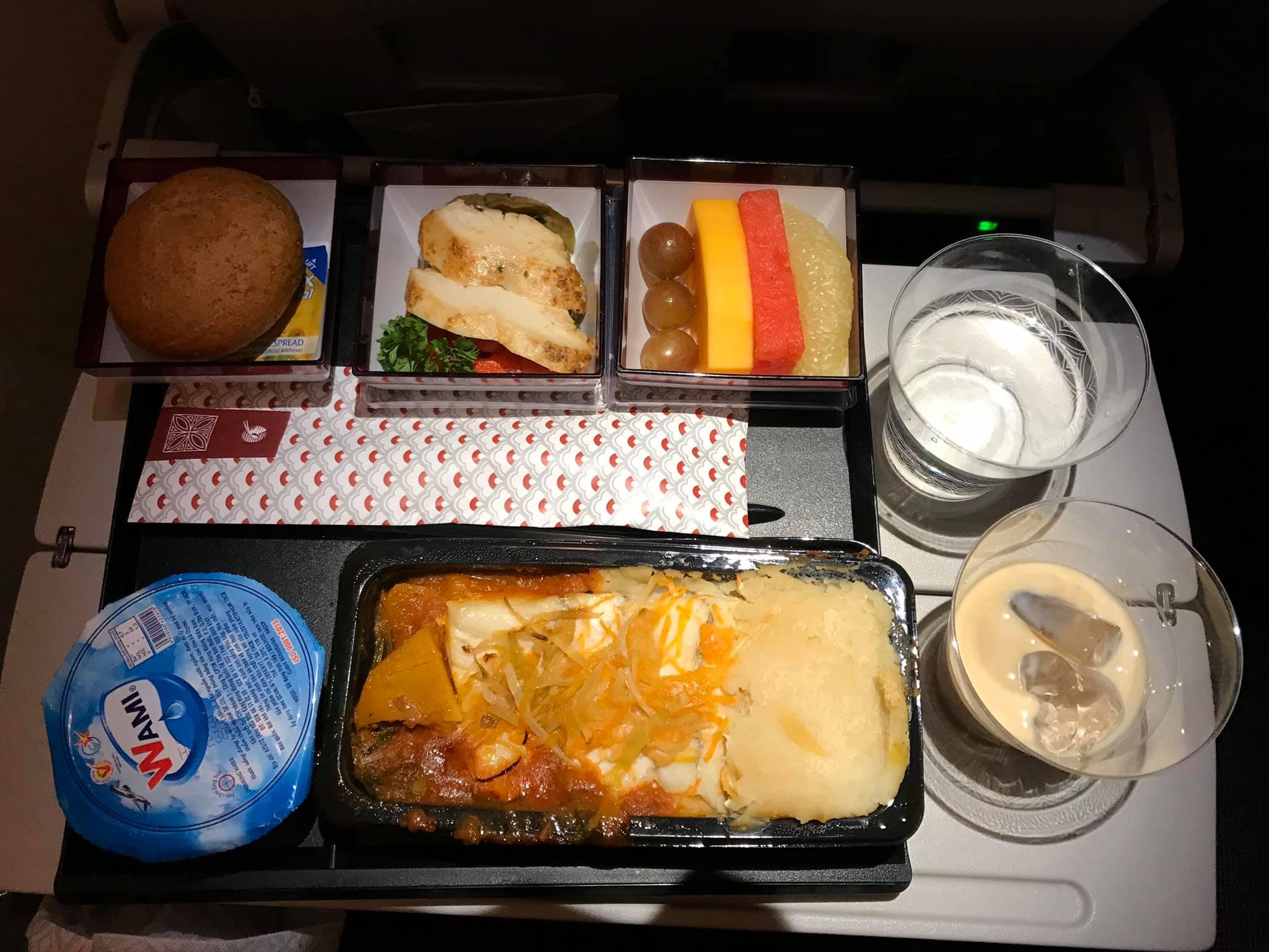 suat bay tren may bay anh 18