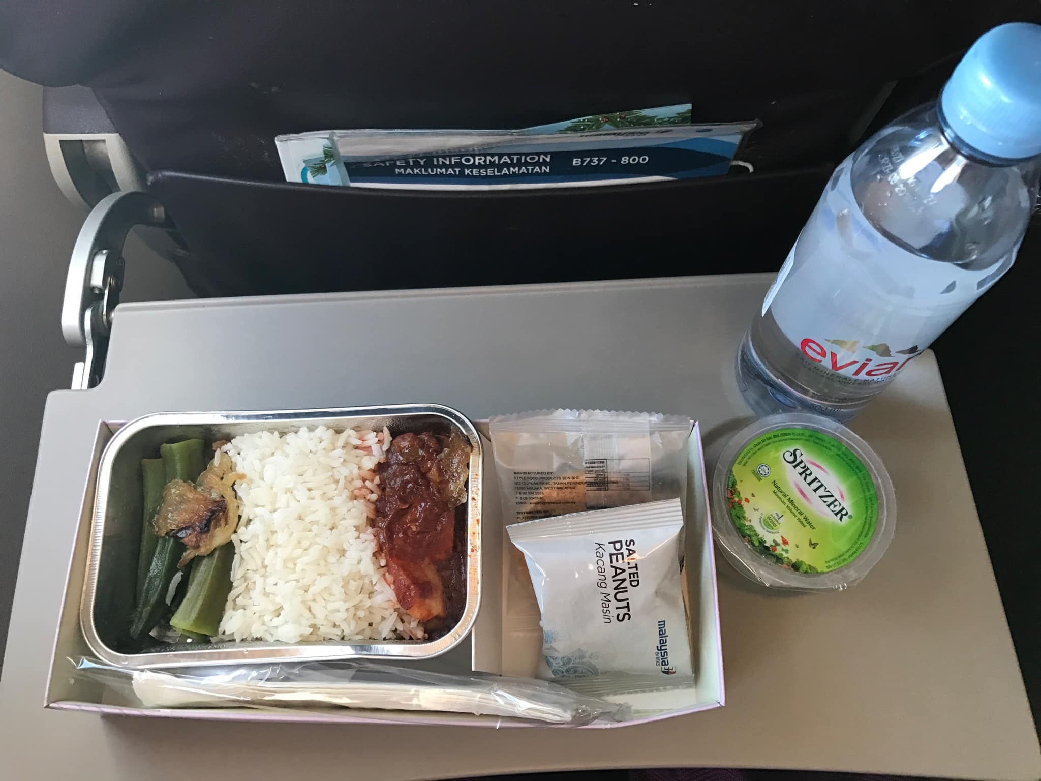 suat bay tren may bay anh 8